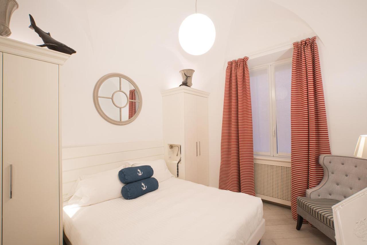 Hotel Marina Charming Rooms Finale Ligure Kamer foto