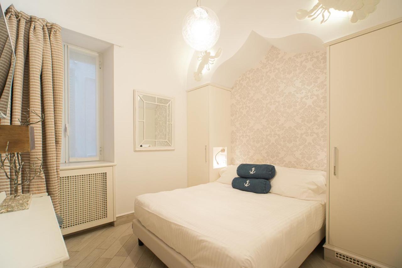 Hotel Marina Charming Rooms Finale Ligure Buitenkant foto