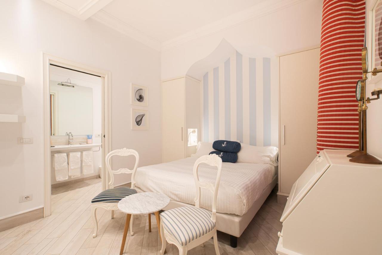 Hotel Marina Charming Rooms Finale Ligure Buitenkant foto