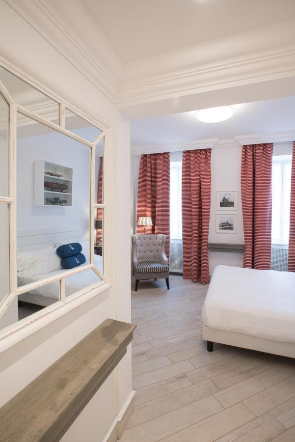 Hotel Marina Charming Rooms Finale Ligure Kamer foto