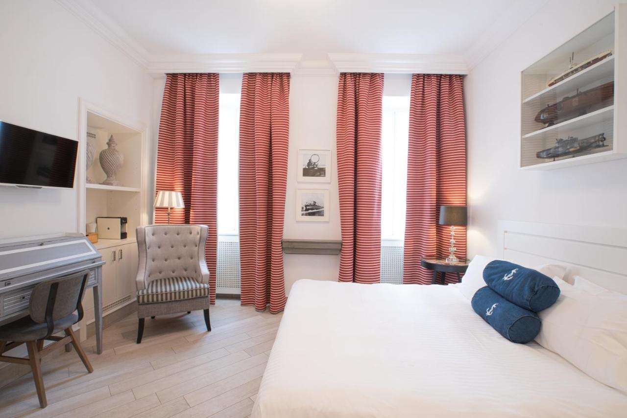 Hotel Marina Charming Rooms Finale Ligure Kamer foto