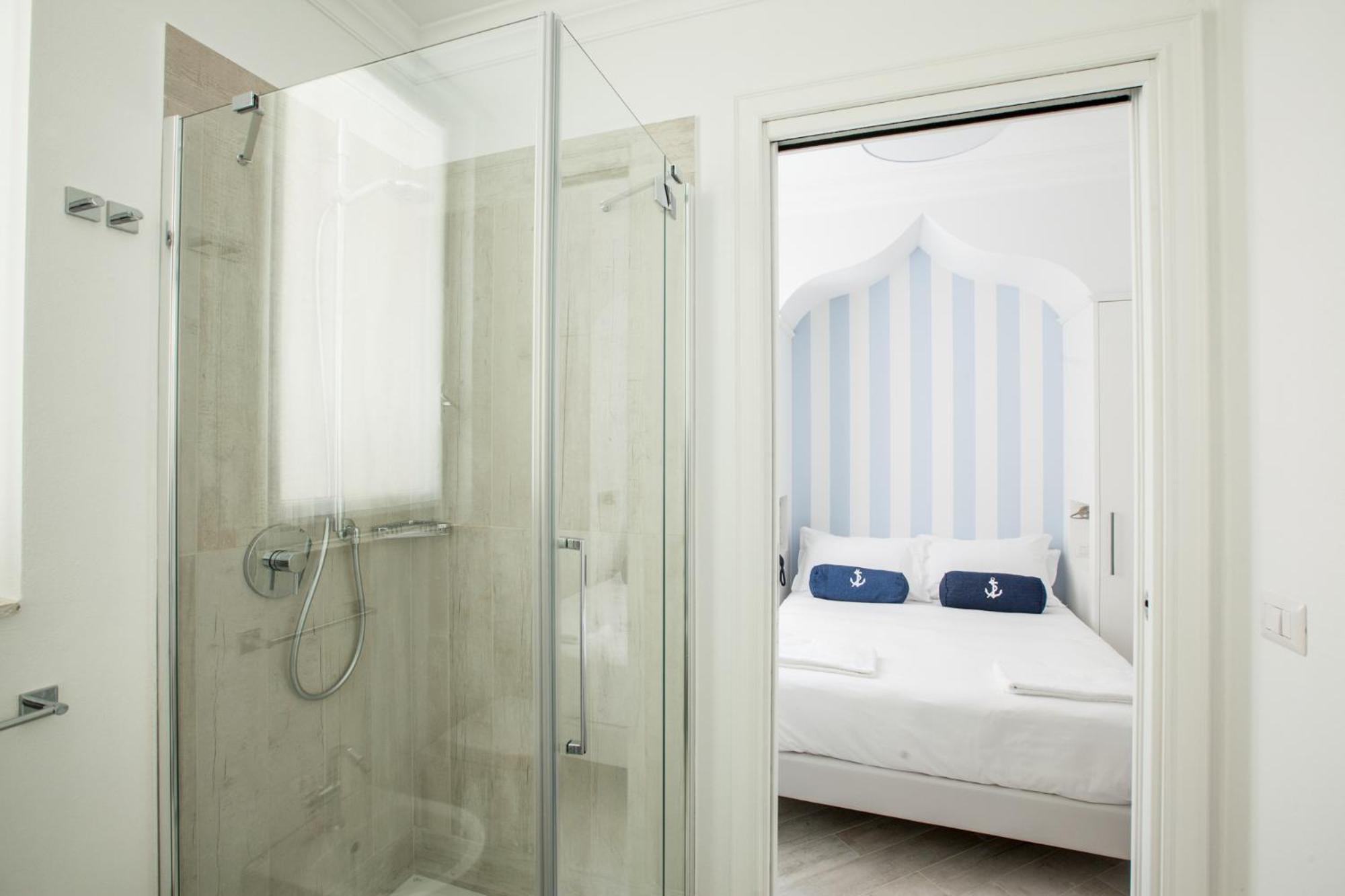Hotel Marina Charming Rooms Finale Ligure Kamer foto