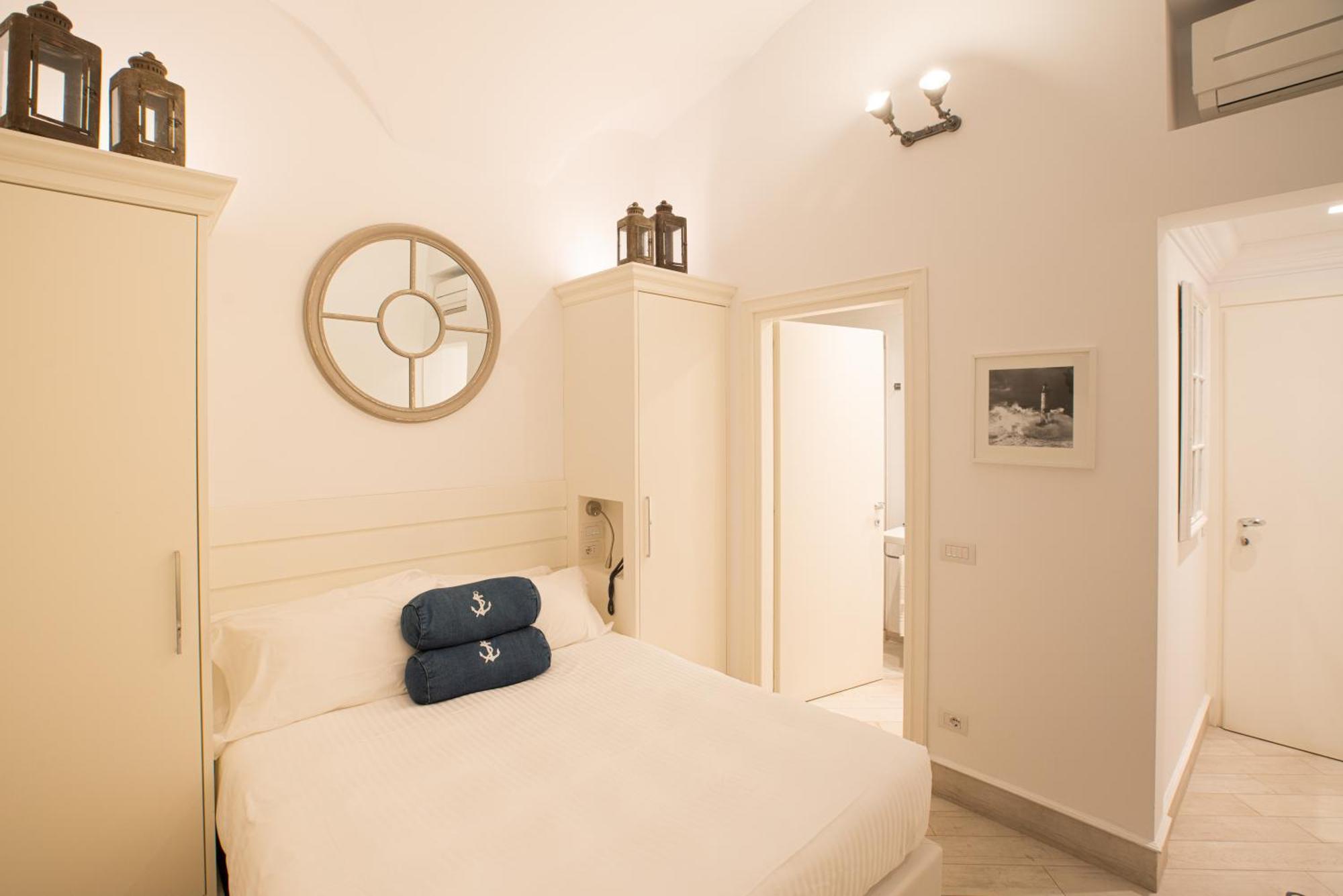 Hotel Marina Charming Rooms Finale Ligure Kamer foto