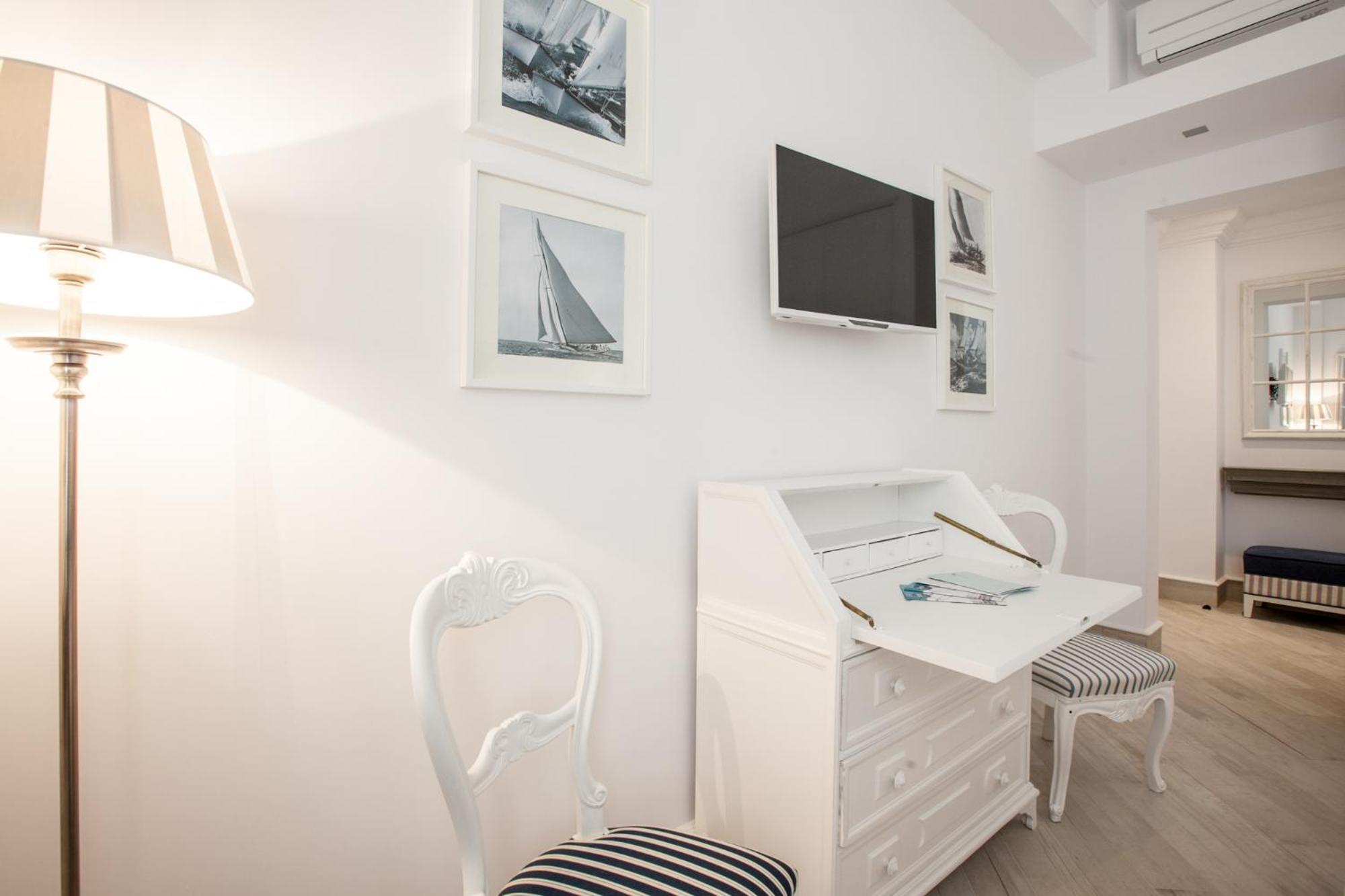Hotel Marina Charming Rooms Finale Ligure Kamer foto