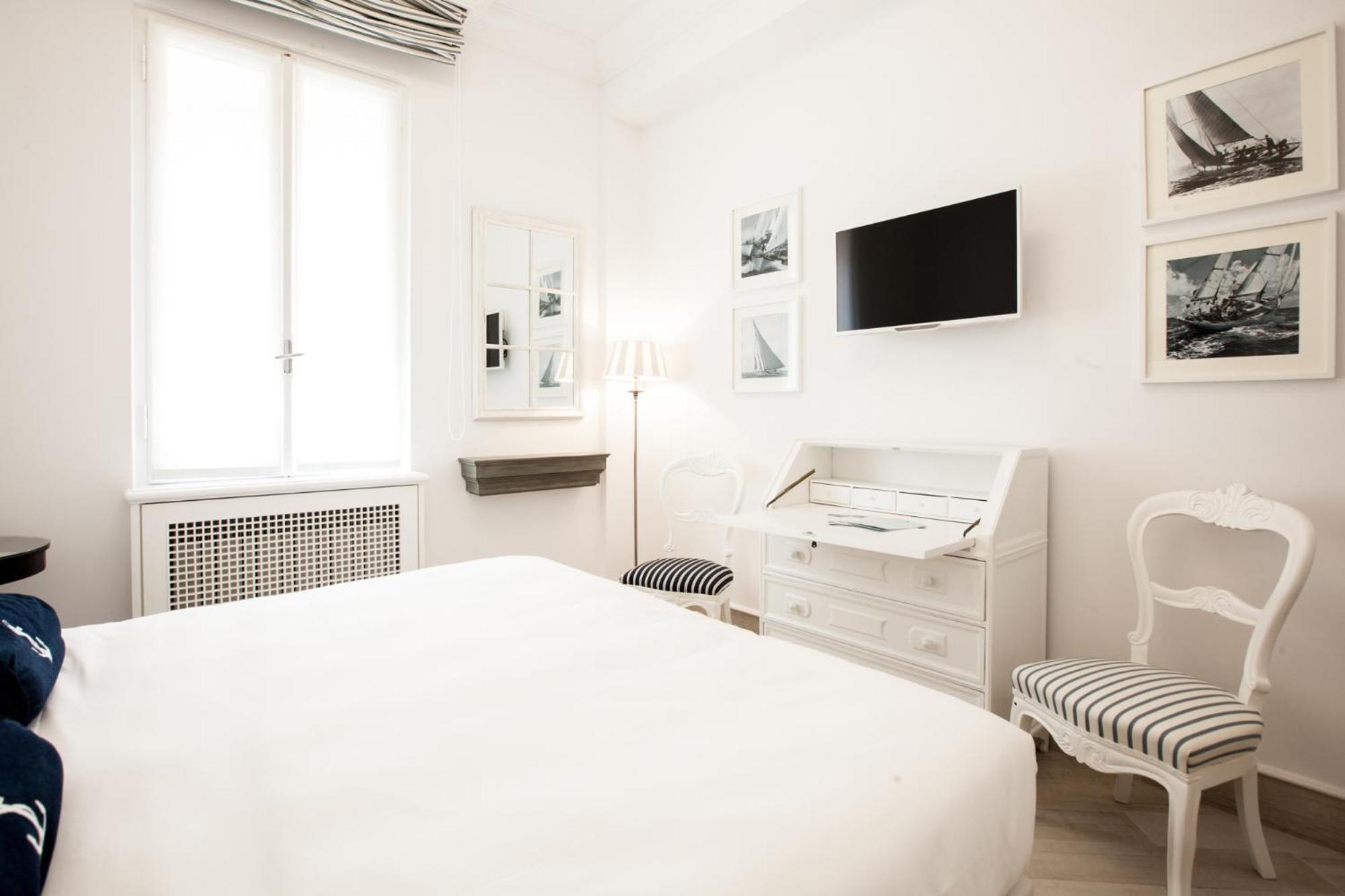 Hotel Marina Charming Rooms Finale Ligure Kamer foto
