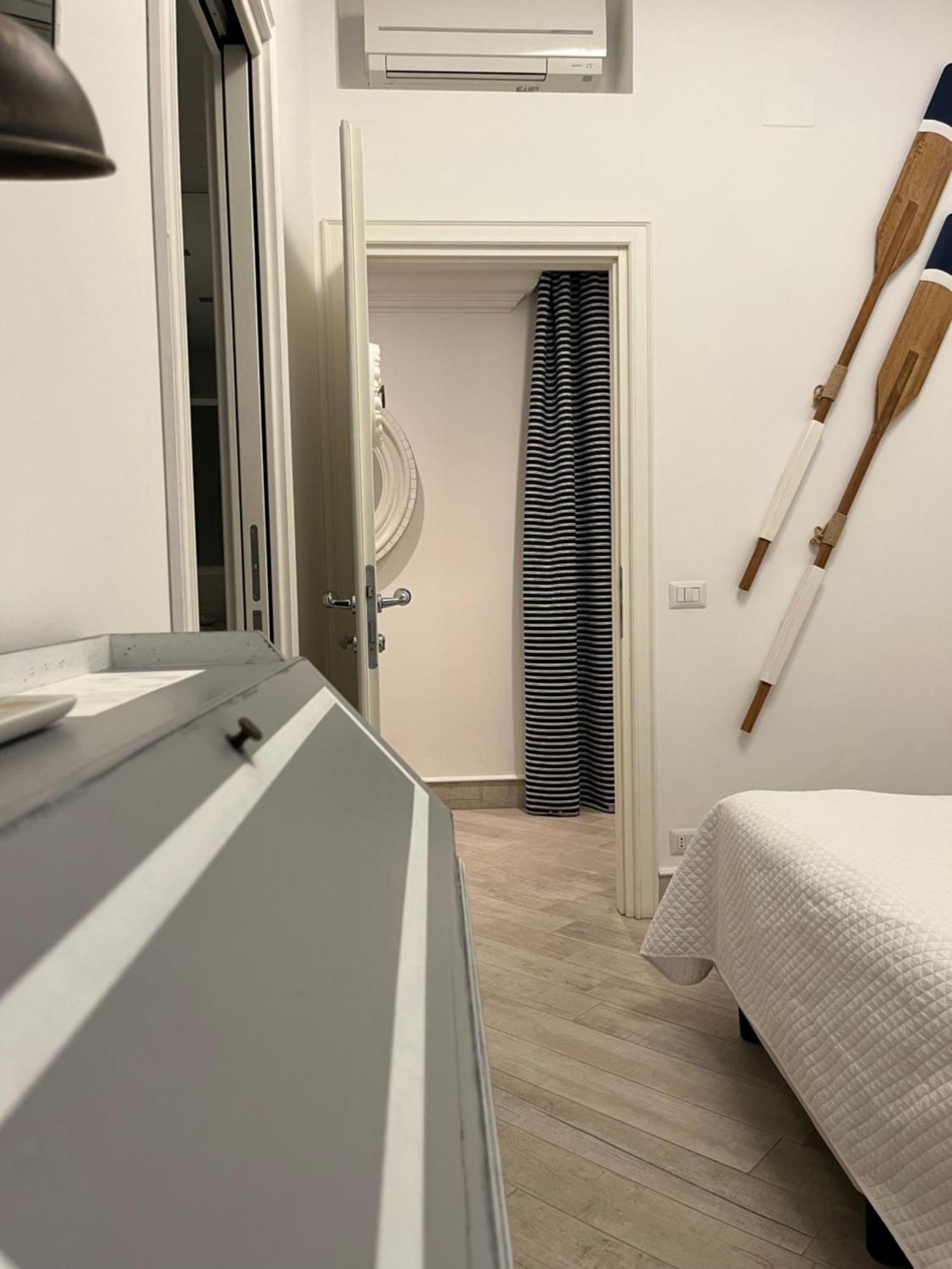 Hotel Marina Charming Rooms Finale Ligure Buitenkant foto