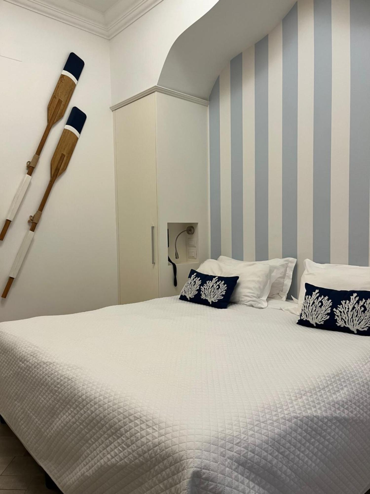 Hotel Marina Charming Rooms Finale Ligure Buitenkant foto