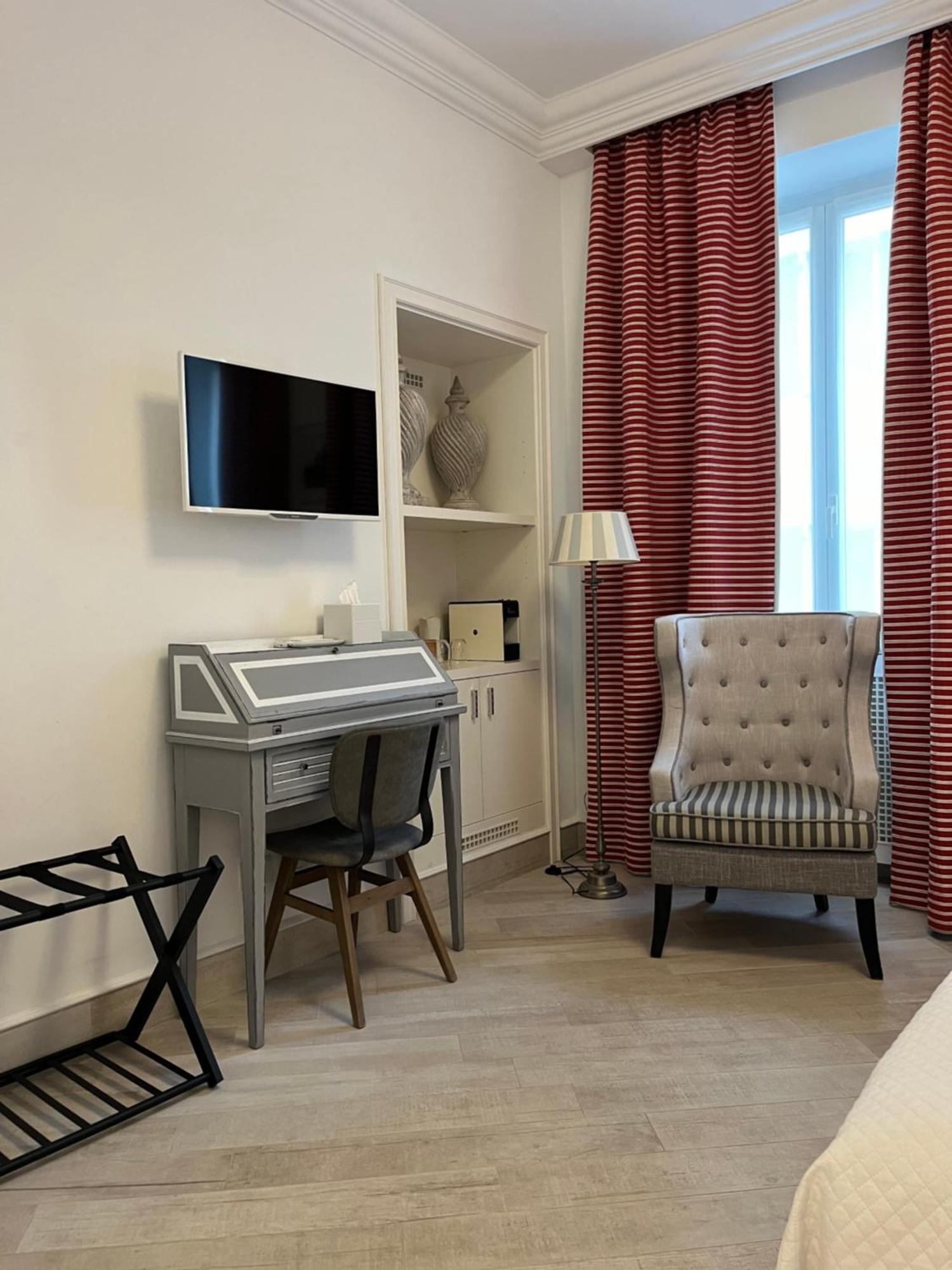Hotel Marina Charming Rooms Finale Ligure Buitenkant foto