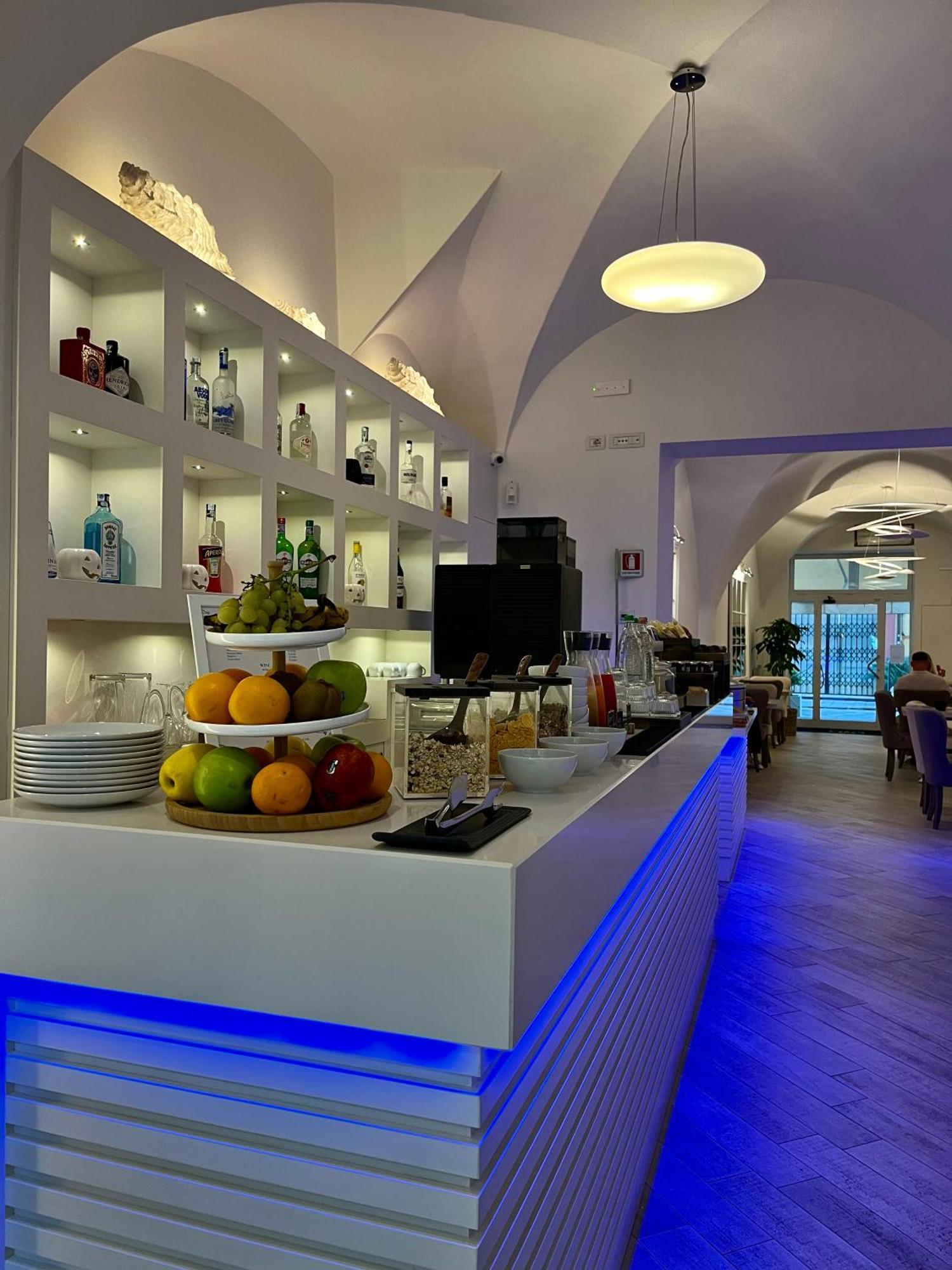 Hotel Marina Charming Rooms Finale Ligure Buitenkant foto